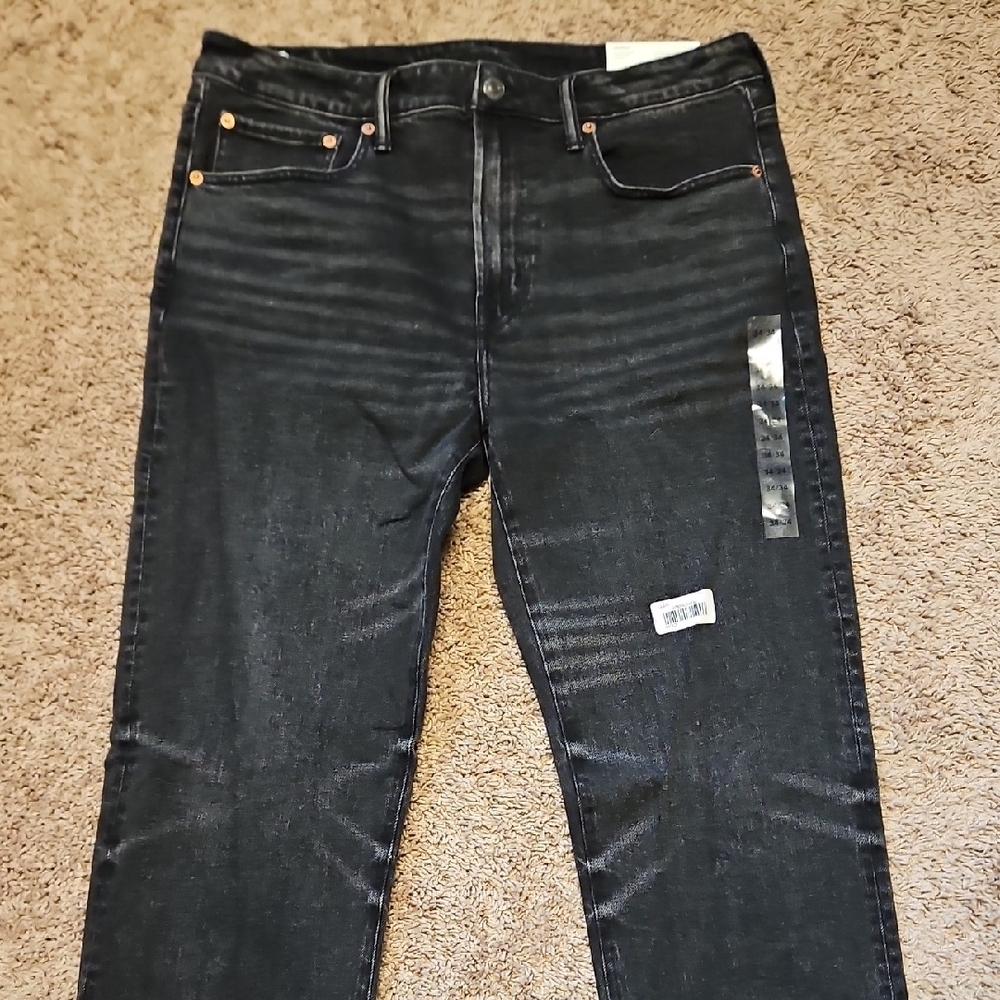 American Eagle Easyflex Relaxed Straight Jean - Picture 3 of 9
